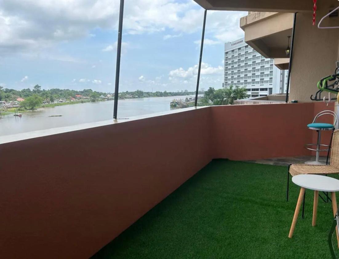 Riverbank Suites Waterfront Kuching Eksteriør bilde